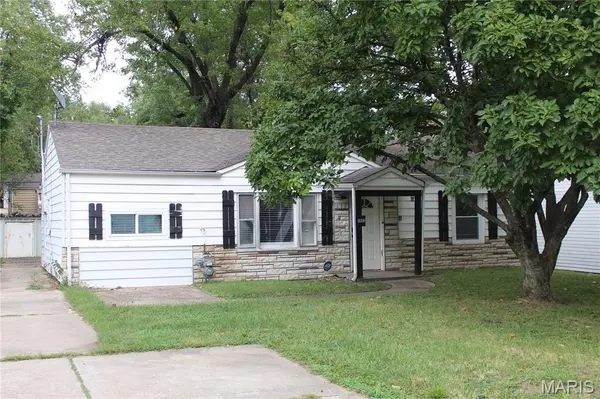 9802 Dennis DR, Riverview, MO 63136