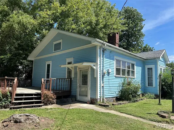 1003 N Walnut ST, Litchfield, IL 62056