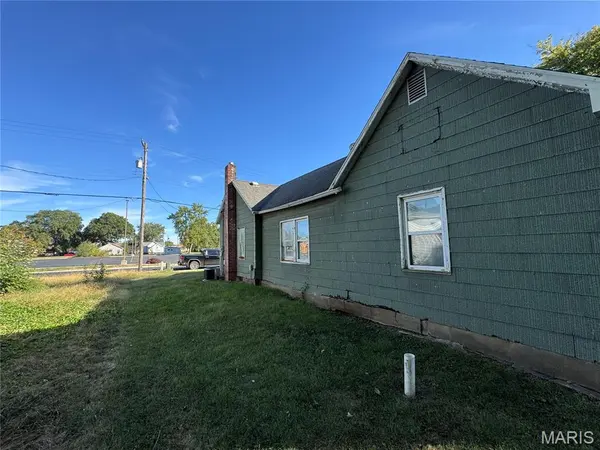 204 E Columbia ST, Litchfield, IL 62056