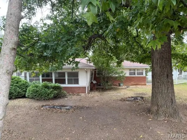 134 N Broad ST, Hillsboro, IL 62049