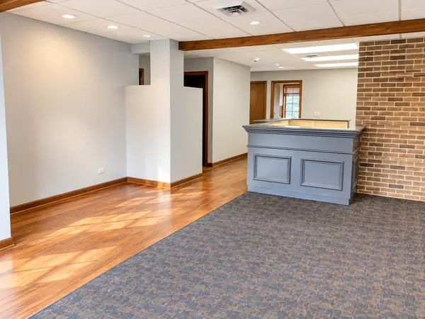50 Ela ST, Barrington, IL 60010