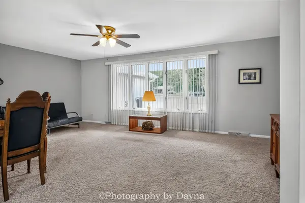 1930 Bittersweet DR, St. Anne, IL 60964