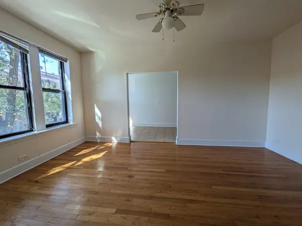 2704 N Sawyer AVE #210, Chicago, IL 60647