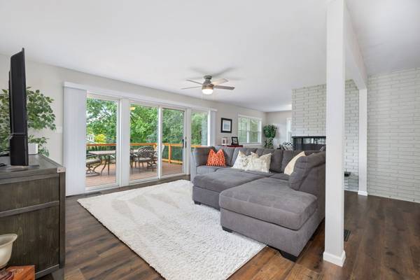 716 Woodland Hills RD, Batavia, IL 60510