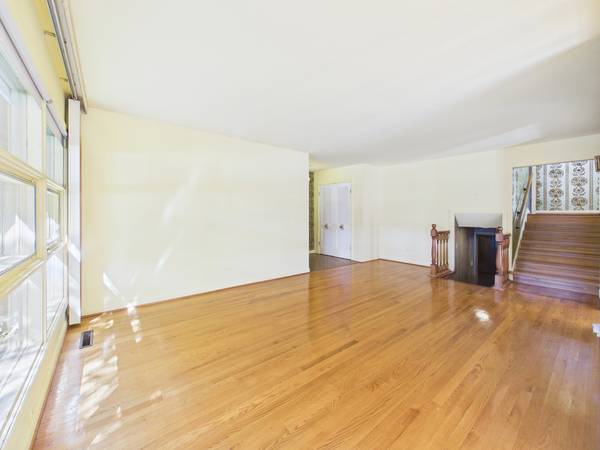 7307 N Karlov AVE, Lincolnwood, IL 60712