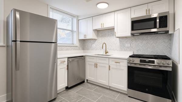 4347 W Irving Park RD #GE, Chicago, IL 60641