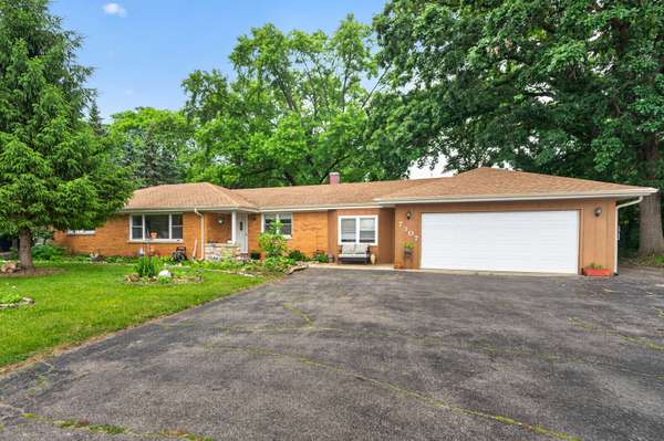 7307 W College DR, Palos Heights, IL 60463