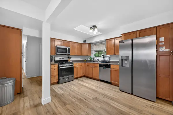 7307 W College DR, Palos Heights, IL 60463