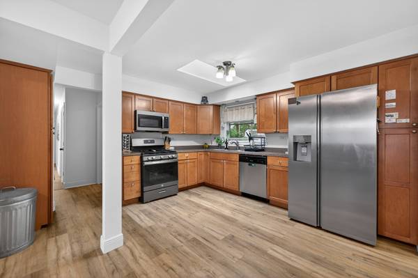 7307 W College DR, Palos Heights, IL 60463