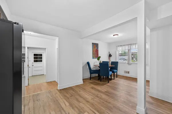 7307 W College DR, Palos Heights, IL 60463