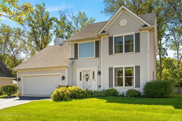 1460 Prairie Crossing DR, West Chicago, IL 60185