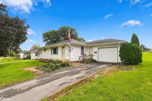 306 4th St, Gladbrook, IA 50635