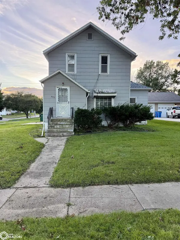 807 6th ST, Grundy Center, IA 50638