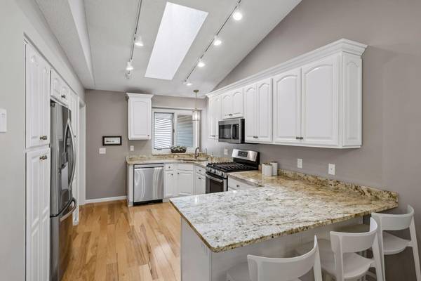 3696 Widgeon WAY, Eagan, MN 55123