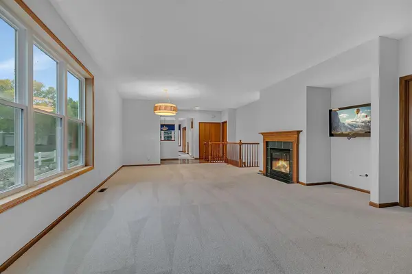 397 Campfire Curve, Chaska, MN 55318