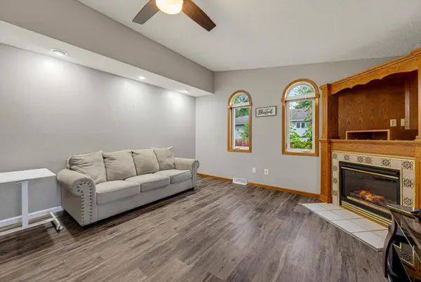 512 Abby LN, Glencoe, MN 55336