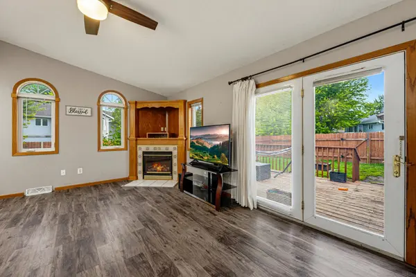 512 Abby LN, Glencoe, MN 55336