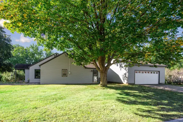 16282 West AVE SE, Prior Lake, MN 55372