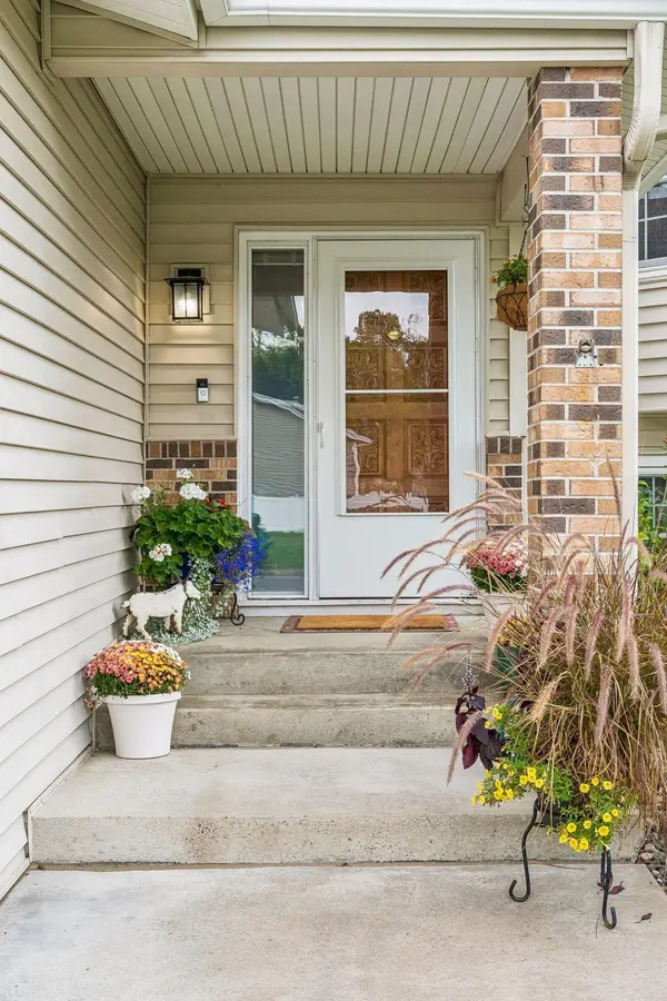 4712 Covington CT, Eagan, MN 55122