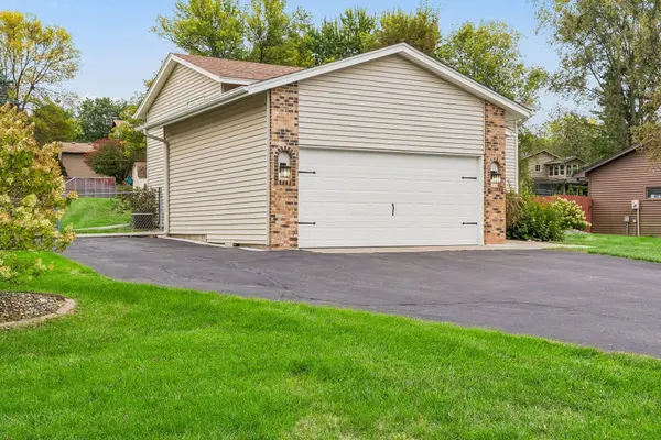 4712 Covington CT, Eagan, MN 55122
