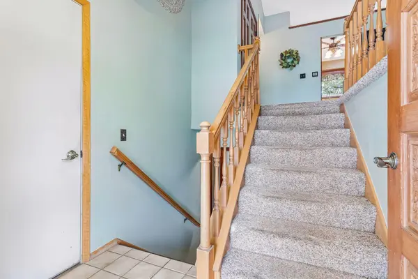 4712 Covington CT, Eagan, MN 55122