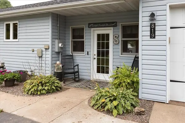 819 East ST, Boyceville, WI 54725