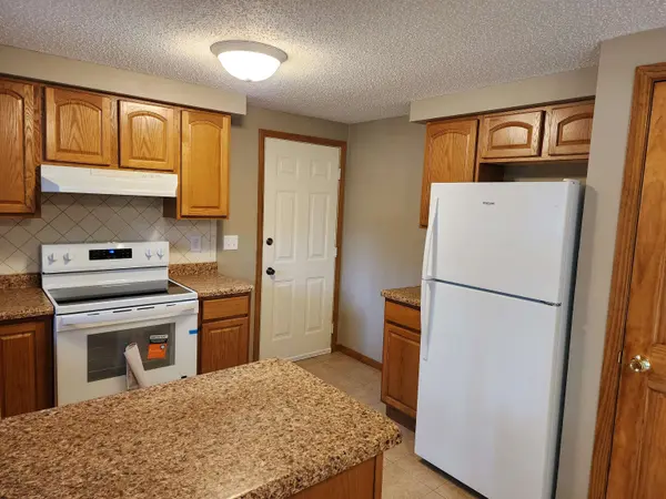 N2555 WOODLAND CIR, Waupaca, WI 54981