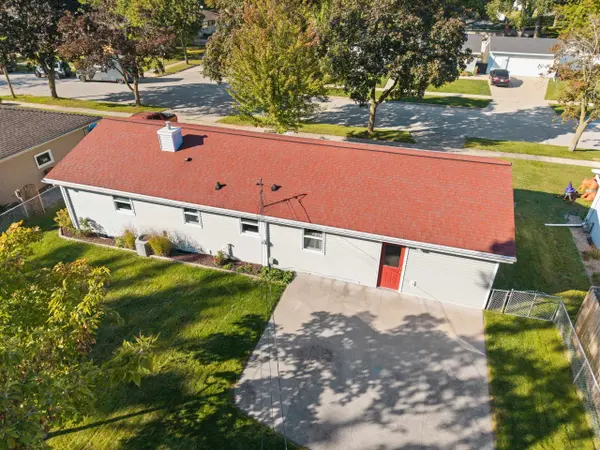 923 AMHART DR, De Pere, WI 54115-1124