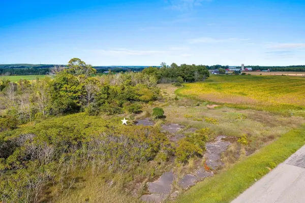 9538 HUMP RD, Brussels, WI 54204