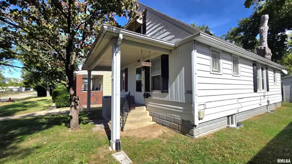2244 S 9th ST, Springfield, IL 62703