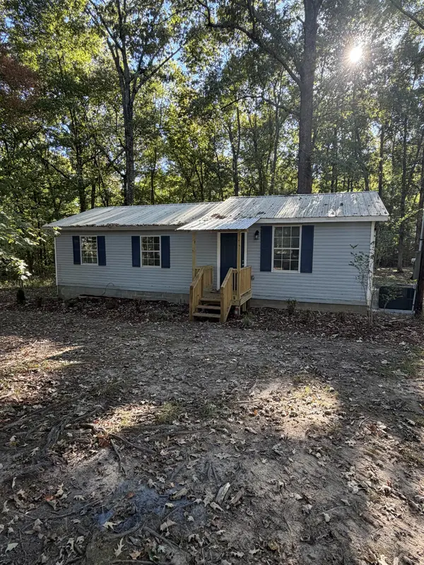 136 Beechview Dr, Clifton, TN 38425