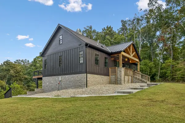 7650 Chipmunk Ln, Nashville, TN 37221