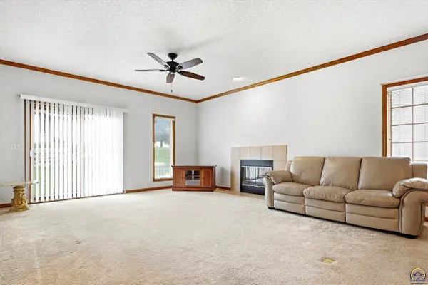 6313 SW Monarch CT, Topeka, KS 66610