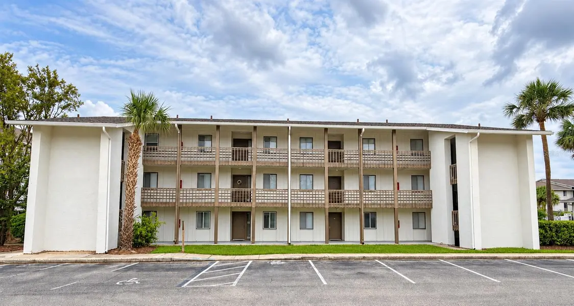 6519 W NEWBERRY RD #305, Gainesville, FL 32605
