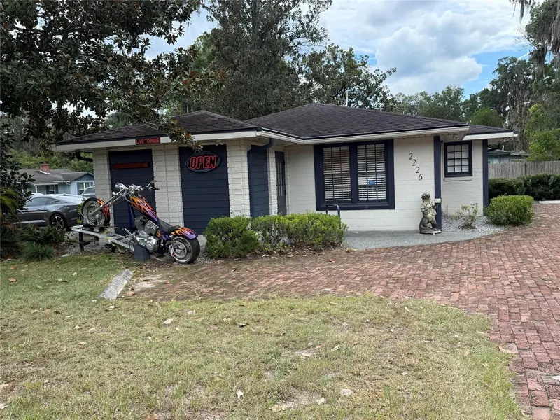 2226 NW 8TH CT, Gainesville, FL 32609
