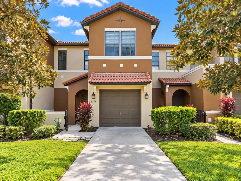 9548 BACCHUS TRL, Orlando, FL 32829