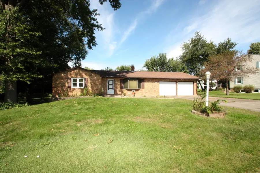 5410 Surrey DR, Bettendorf, IA 52722