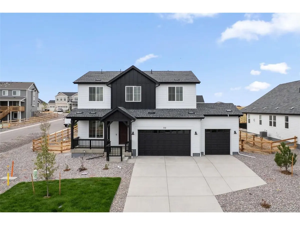 712 Pershing, Elizabeth, CO 80107