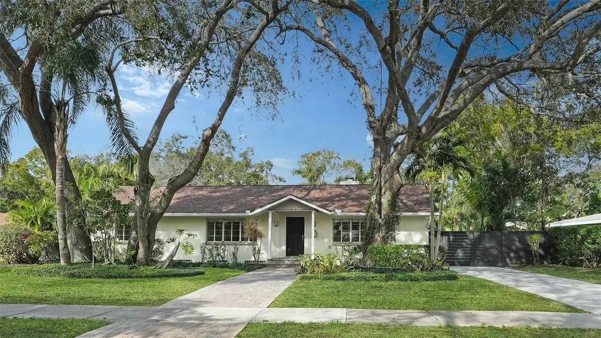 1763 SOUTH DR, Sarasota, FL 34239