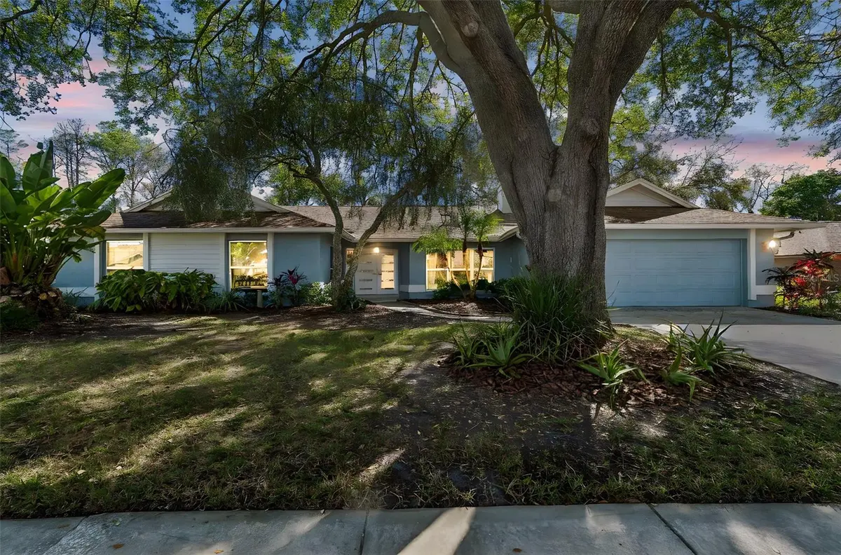 4616 WESTFORD CIR, Tampa, FL 33618