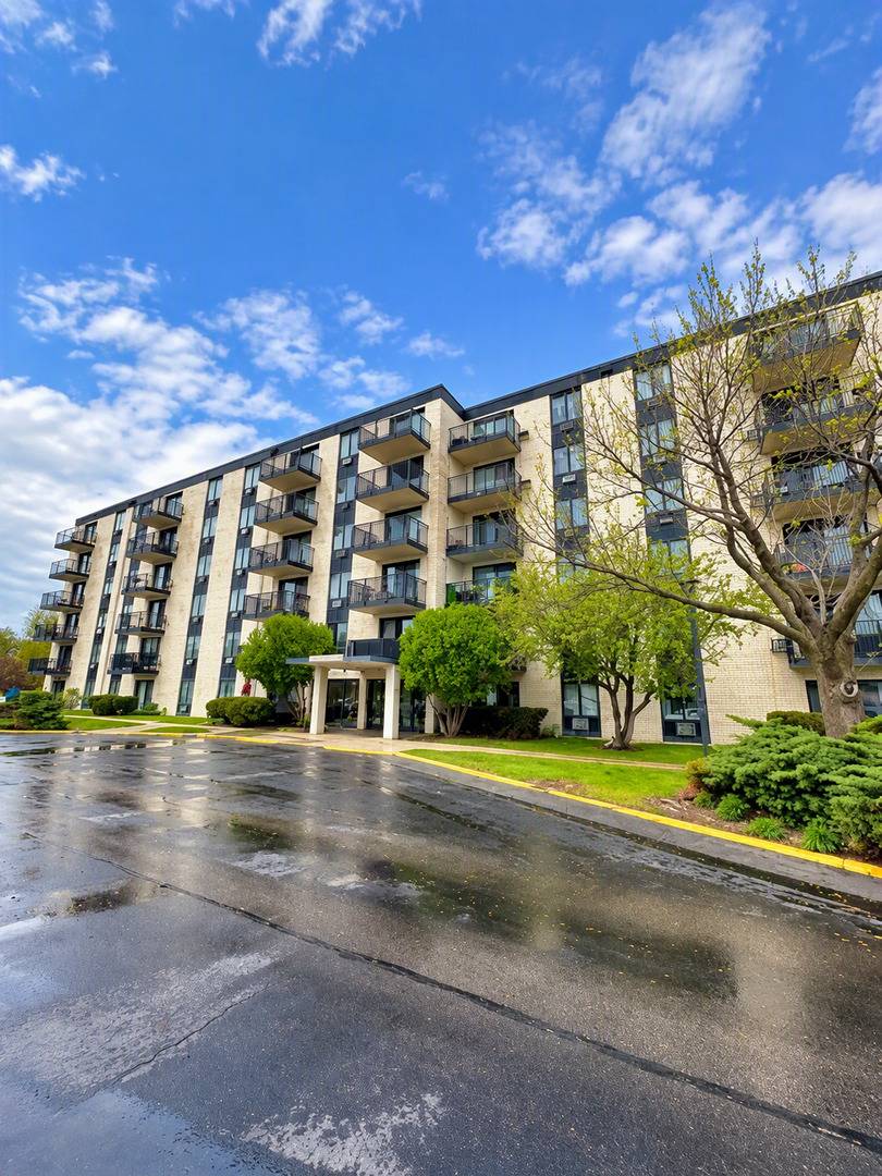 9128 W Terrace DR #4F, Niles, IL 60714
