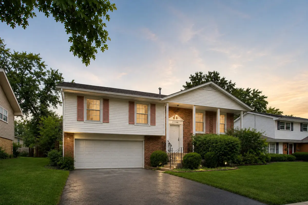 17730 Cherrywood LN, Homewood, IL 60430