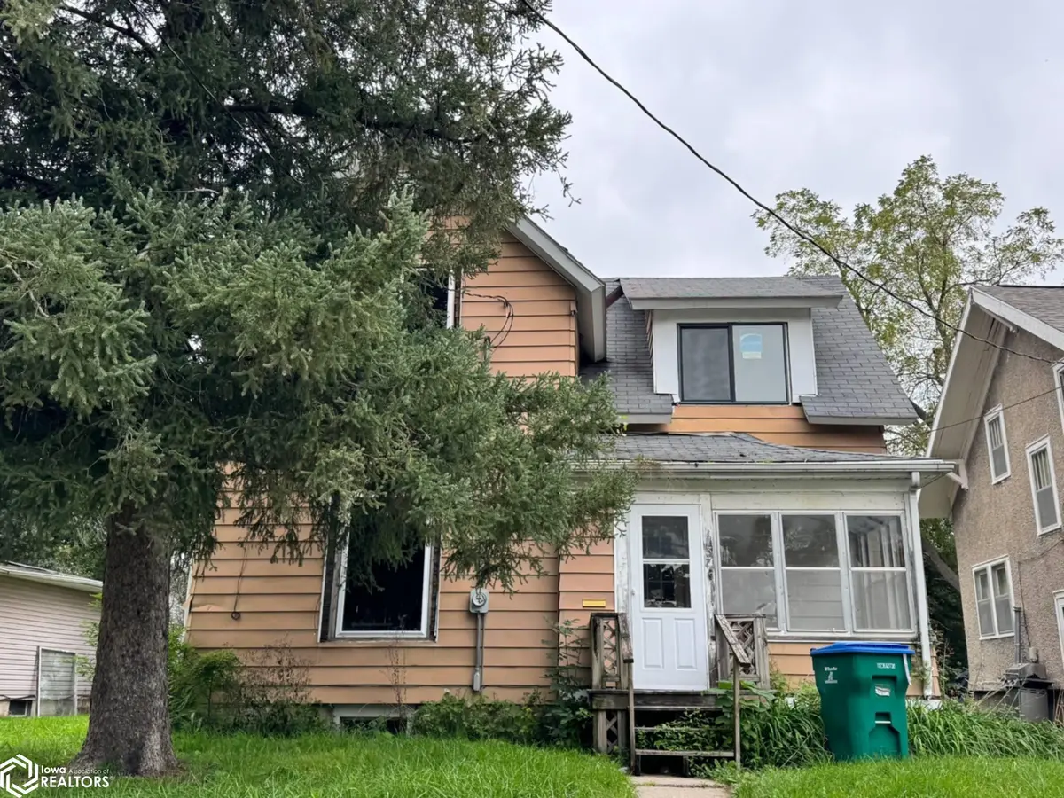 1137 3Rd ST, Webster City, IA 50595
