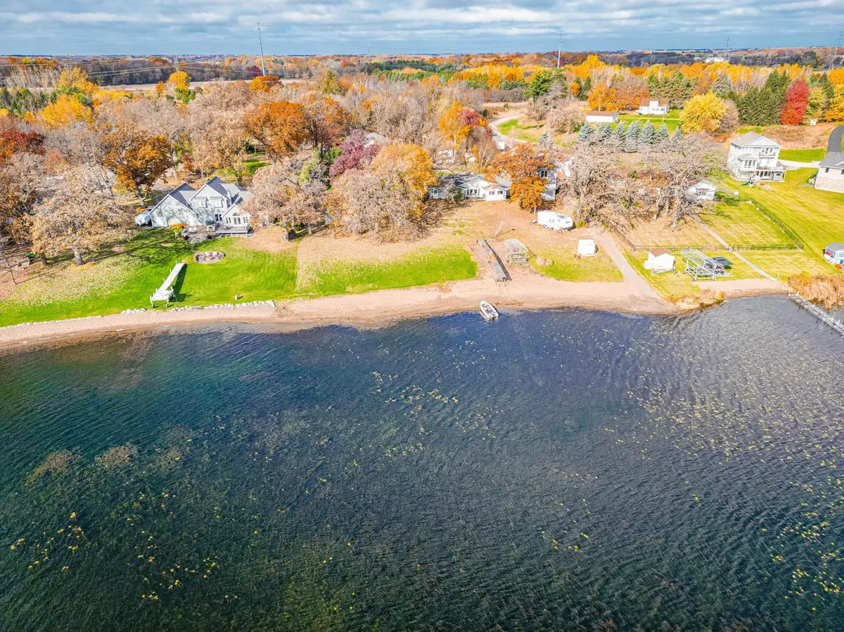 9225 Lake BLVD, Chisago City, MN 55013