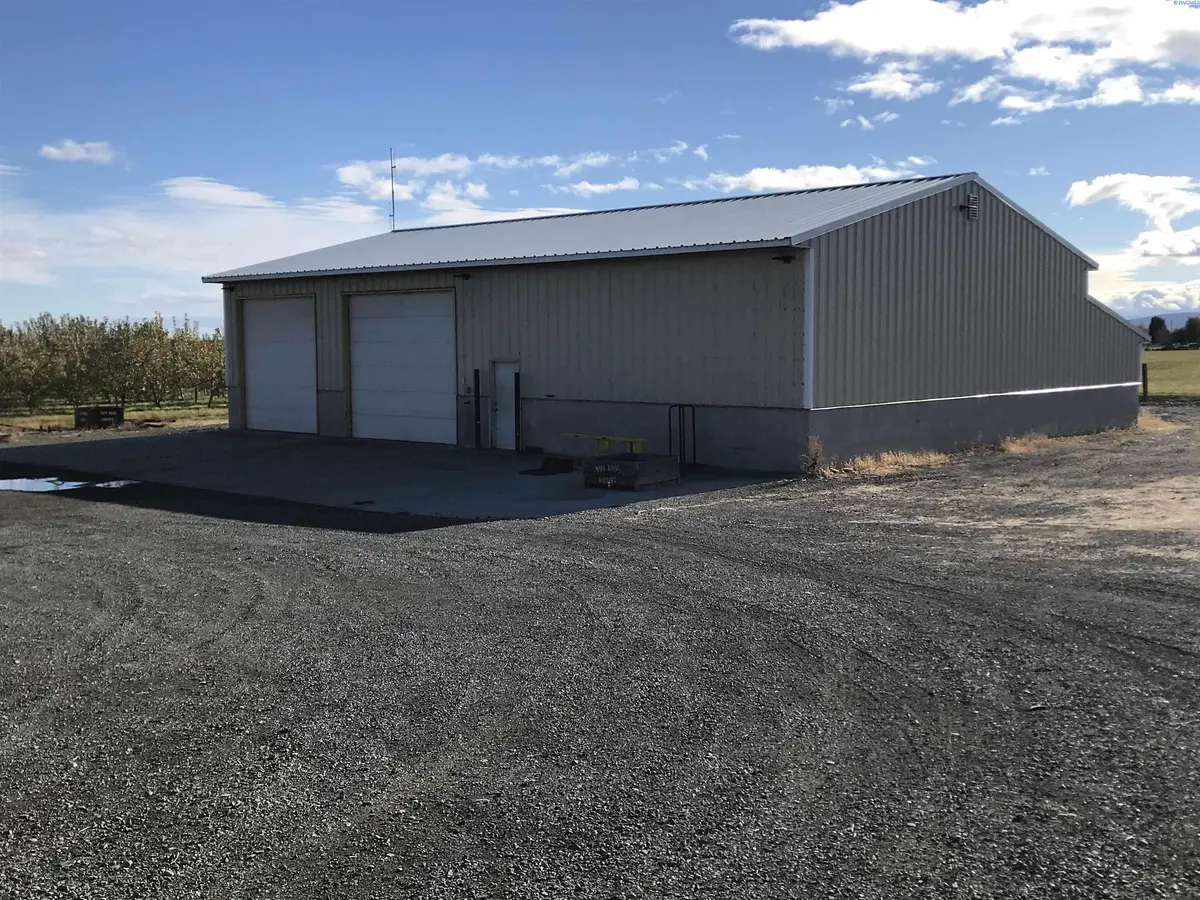 NKA Lateral B Road, Wapato, WA 98951-0000