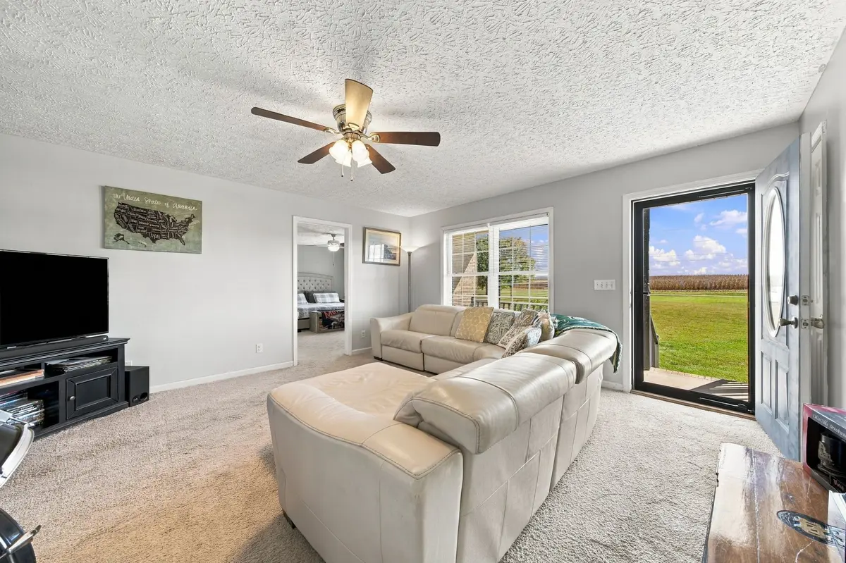 4436 John Farmer Rd, Cedar Hill, TN 37032