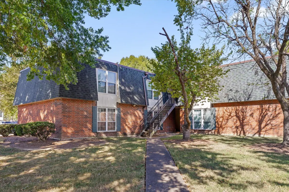 900 Mountain Creek Road #300, Chattanooga, TN 37405