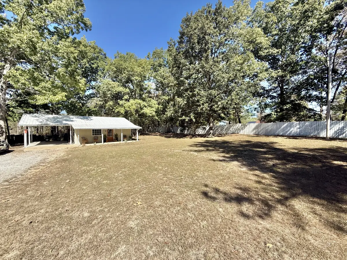 108 Hunters Ln, Hohenwald, TN 38462