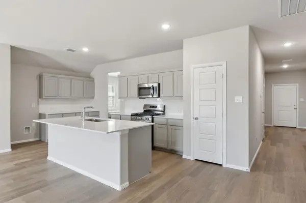 7620 Kingfisher Road, Aubrey, TX 76227