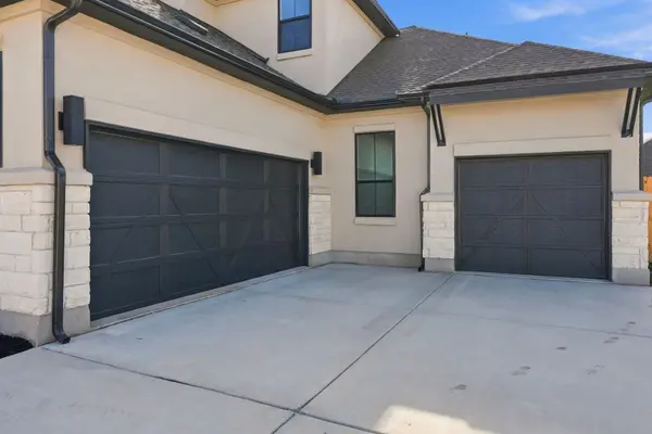 121 Clancy DR, Liberty Hill, TX 78642